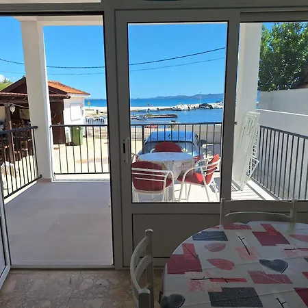 Apartment Seagull By The Sea